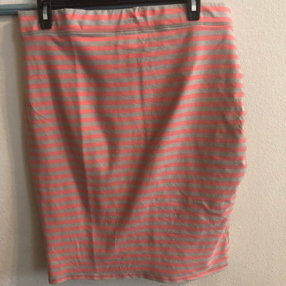 Pencil skirts old navy. Very comfy - Picture 4 of 4